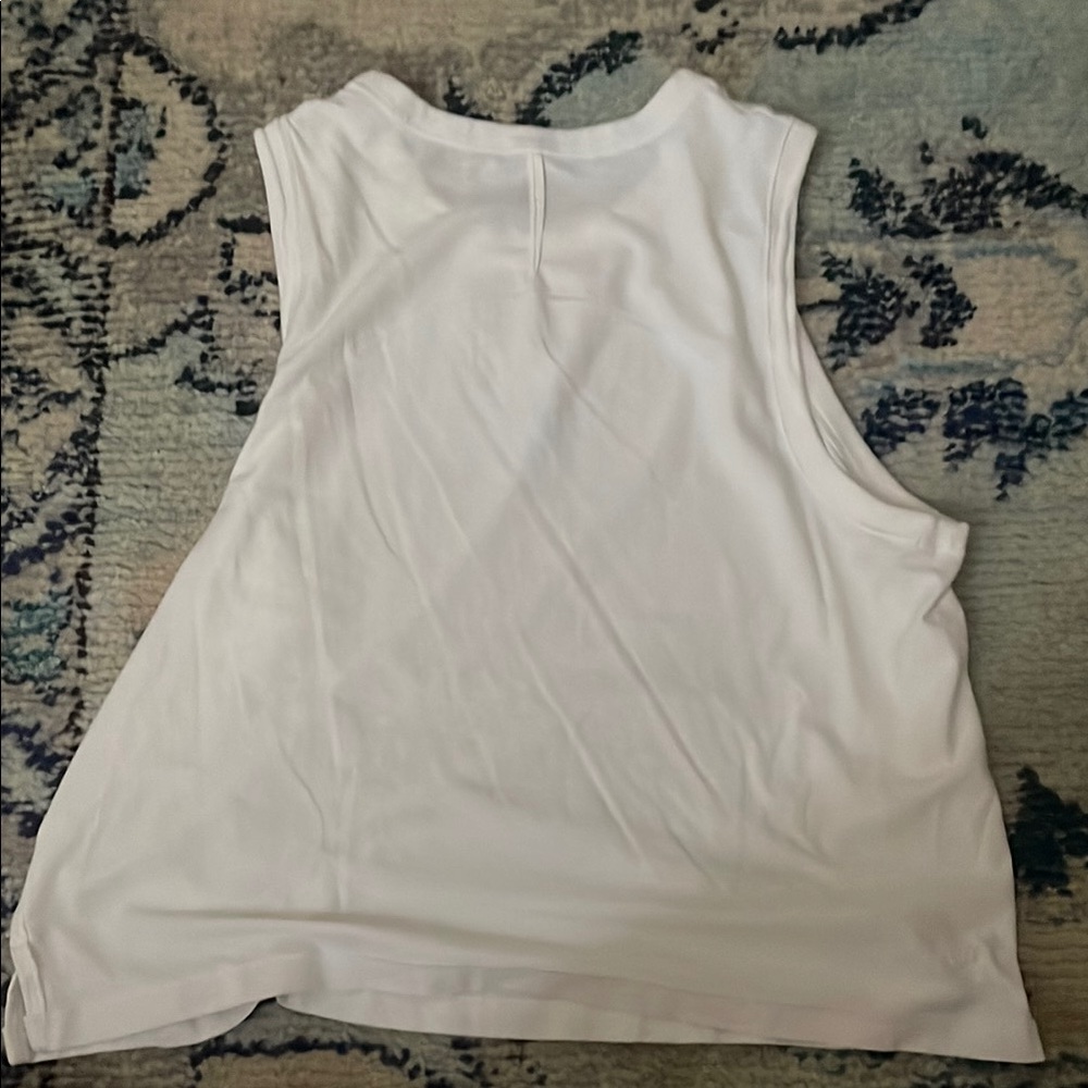 White Sleeveless Women's Top - Picture 3 of 3